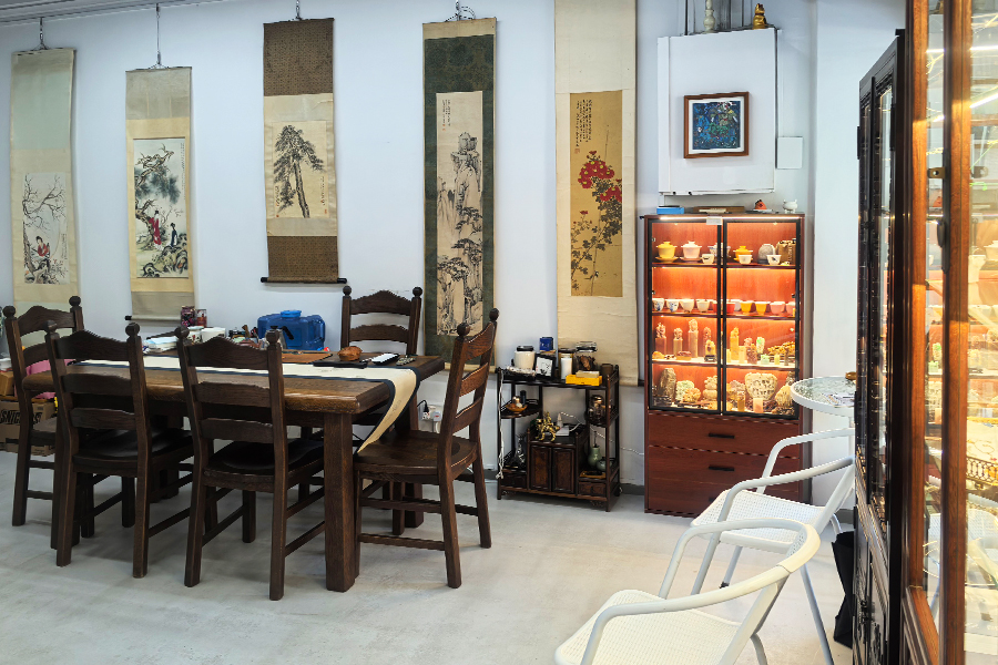 Gallery003