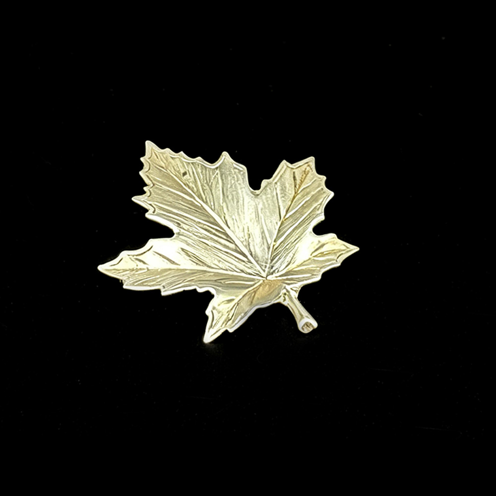 ZG020 Silver Maple Leaf Brooch