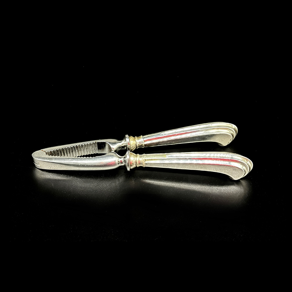 ZG007 Silver Italian Nut Cracker